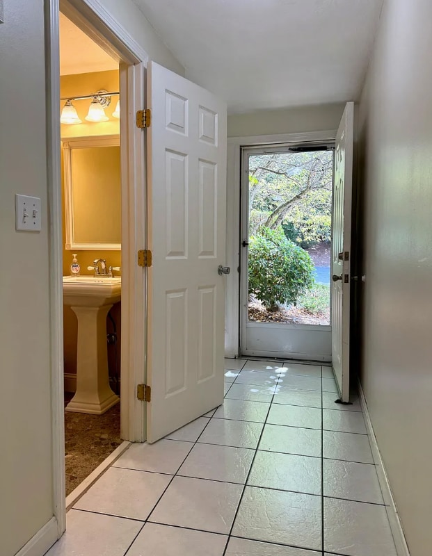 Building Photo - 15 Lordvale Blvd