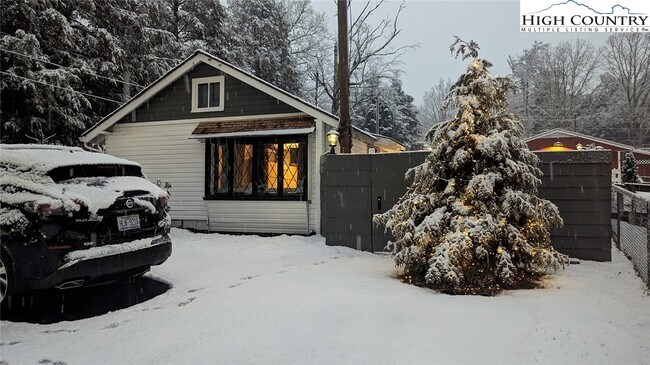 Foto del edificio - 494 Cranberry St