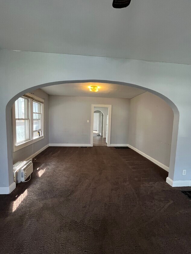 890 N Gladstone Ave, Indianapolis, IN 46201 House Rental in