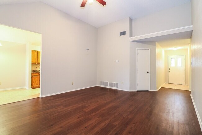 Foto del edificio - 641 Ozark Ave