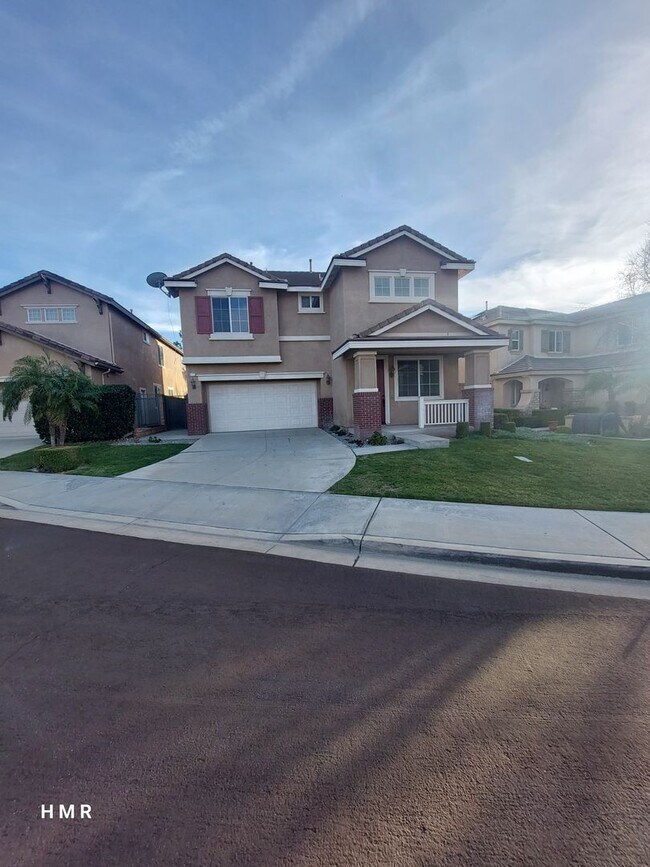 Building Photo - Stunning Two-Story Home with 4 Bedrooms an...