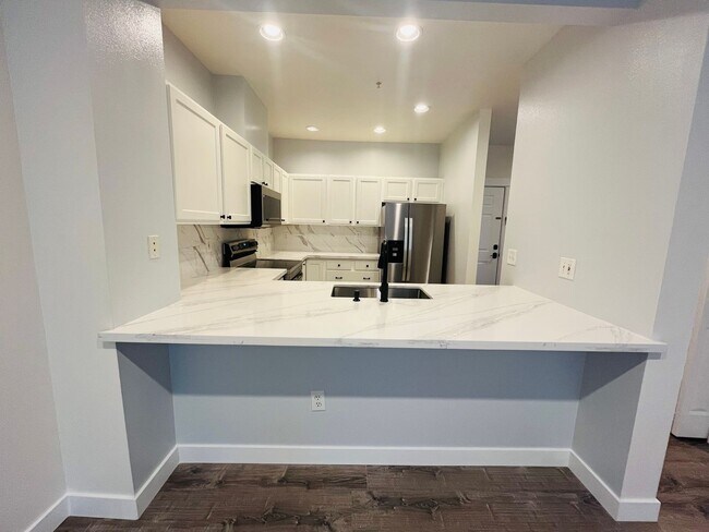 Photo - Sunny and Bright 2 Bedroom 1 Bathroom Cond... House