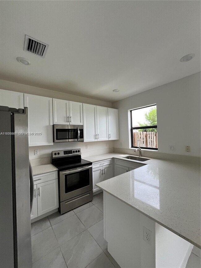 Foto del edificio - 10008 SW 228th Terrace