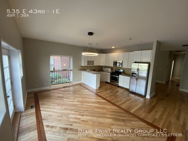 Building Photo - AMAZING BRONZEVILLE DUPLEX