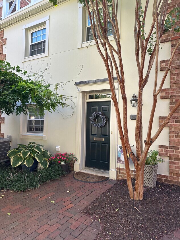 Welcome home - 941 N Pitt St