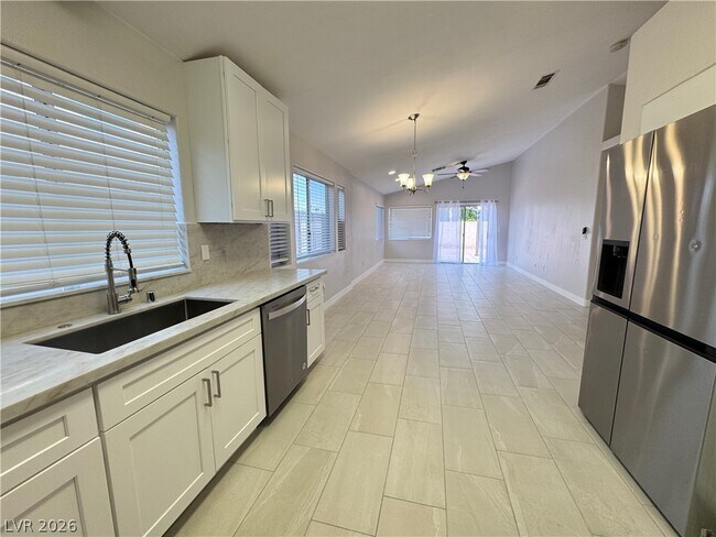 Building Photo - 9180 Sparklewood Ct