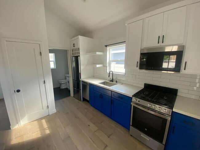 Foto del edificio - 2248 Elmgrove St