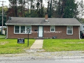 Building Photo - 3202 Fleetwood Ave SW