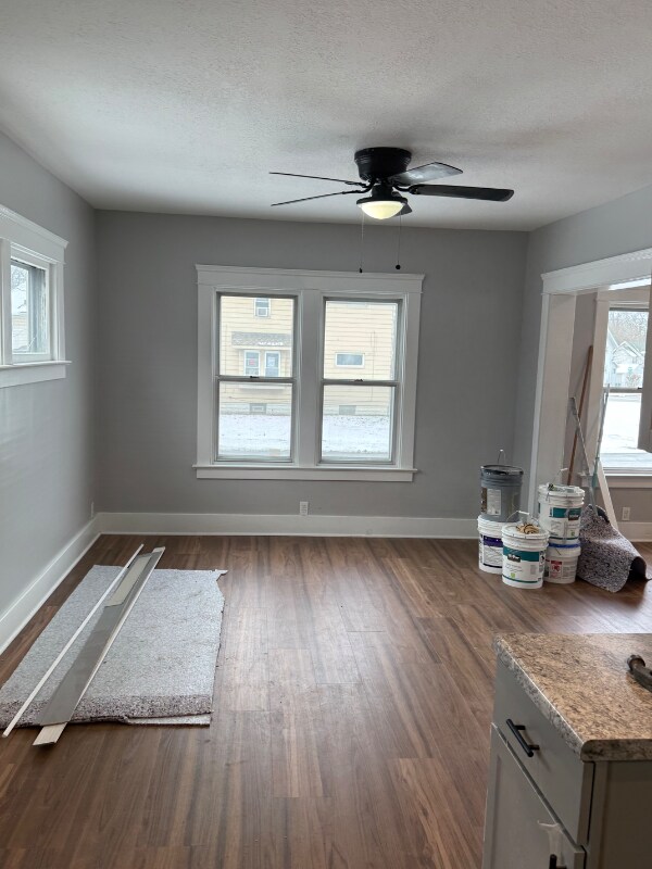 Building Photo - 1206 Hollywood St NE