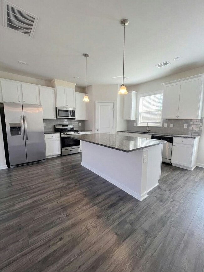 Building Photo - 311 Mahone Dr