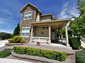 Building Photo - 1042 Floral Ridge Way