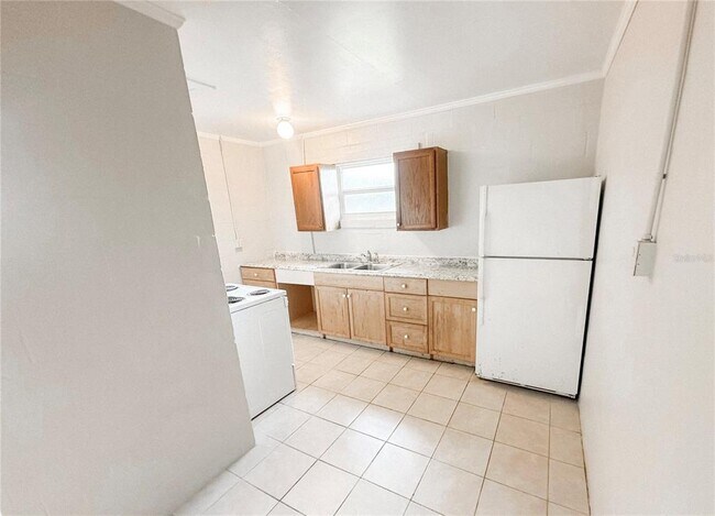 Building Photo - 324 Pearl St