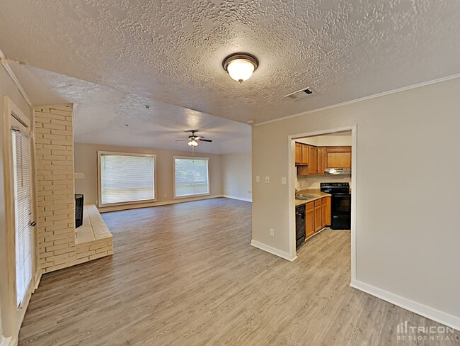 Building Photo - 120 WoodCrest Dr