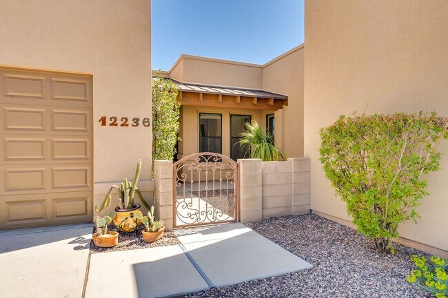 Foto del edificio - Rare find for this 4 bedroom/3 bath, exqui...