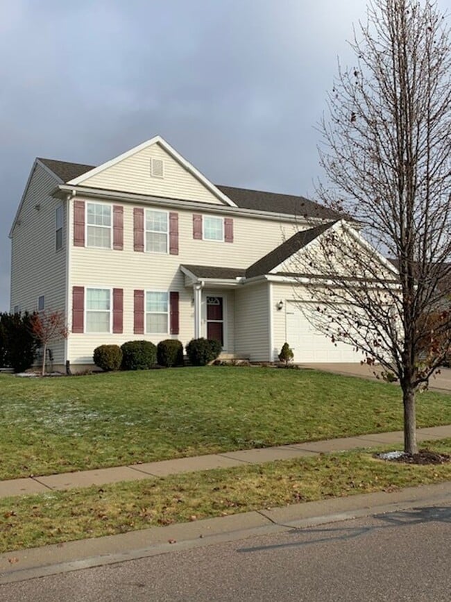 Building Photo - 4 BEDROOM 3 1/2 BATHROOM HOUSE FOR LEASE I...
