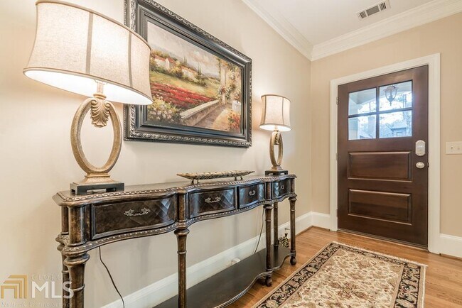 Foto del edificio - 4783 Lakeway Pl