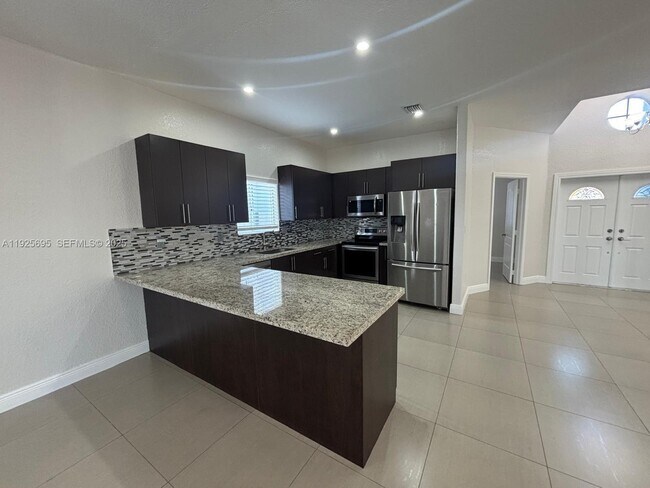 Foto del edificio - 16124 SW 55th Terrace