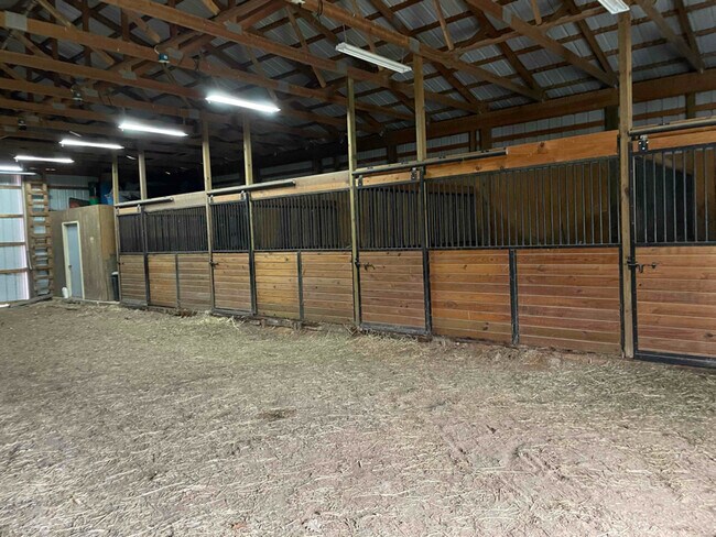 Foto del edificio - 7636 N Backus Rd