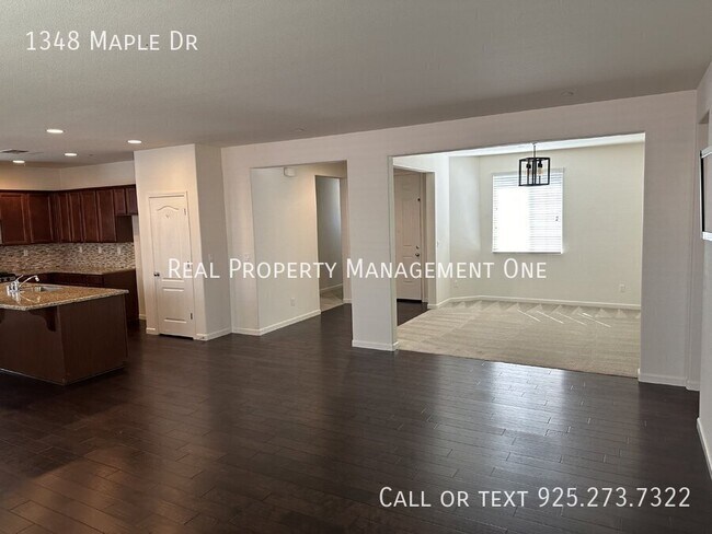 Foto del edificio - 1348 Maple Dr