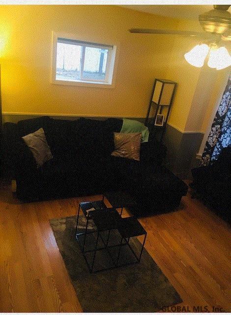 Building Photo - 945 Cutler St