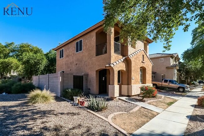 Building Photo - 4 Bed, 3 Bath, Corner Lot!