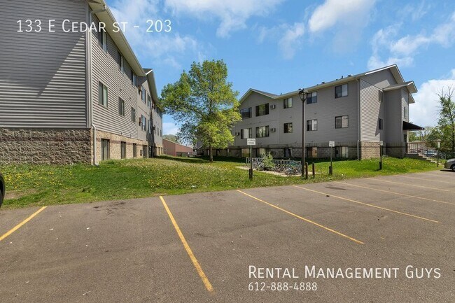 Foto del edificio - 133 Cedar St E