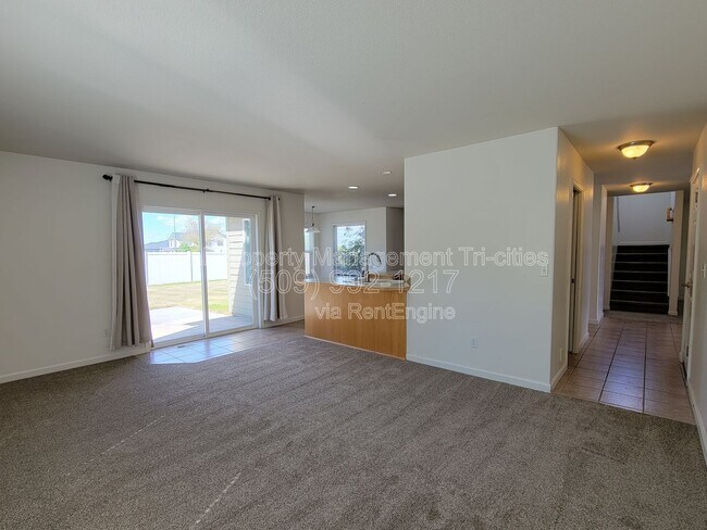 Building Photo - 4003 Segovia Dr