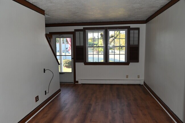 Building Photo - 3507 Wilkens Ave