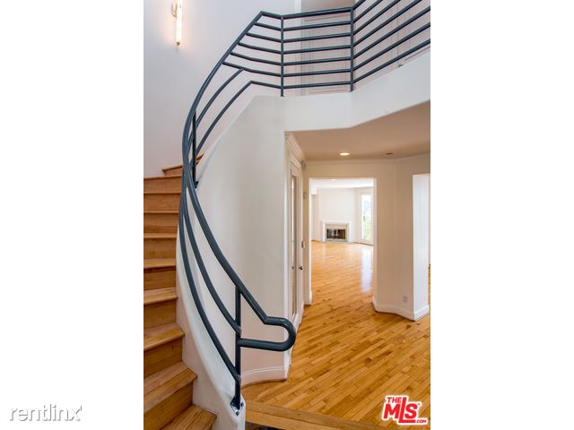 Building Photo - 3357 Wonder View Dr