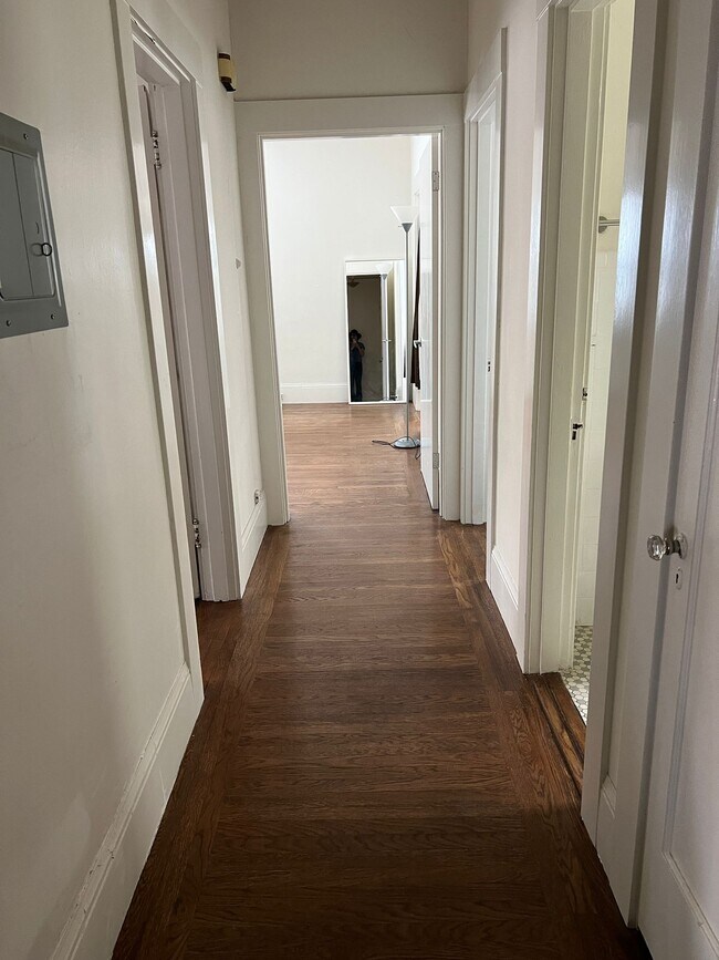 Photo - 1694 Oxford St Apartments