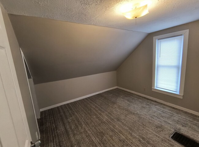 Building Photo - 3bd 1ba House