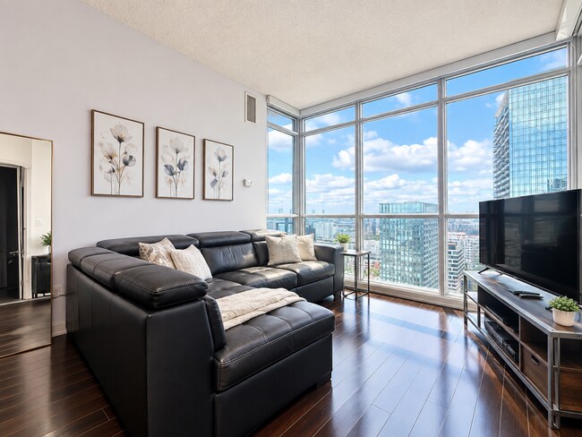 Photo du bâtiment - 3305-25 Capreol Crt Toronto Ontario M5V 3Z7