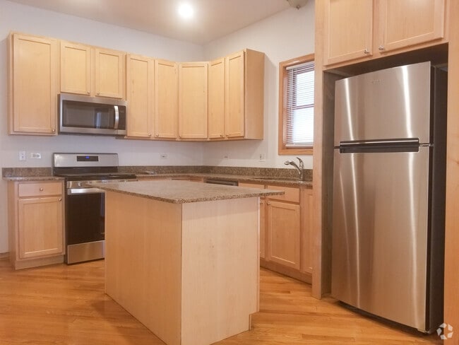 Building Photo - 1321 W Belmont Ave