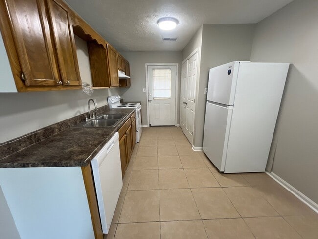 Building Photo - 35 Carlton Pl