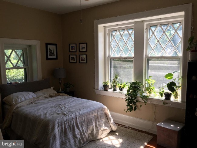 Foto del edificio - 2814 Midvale Ave