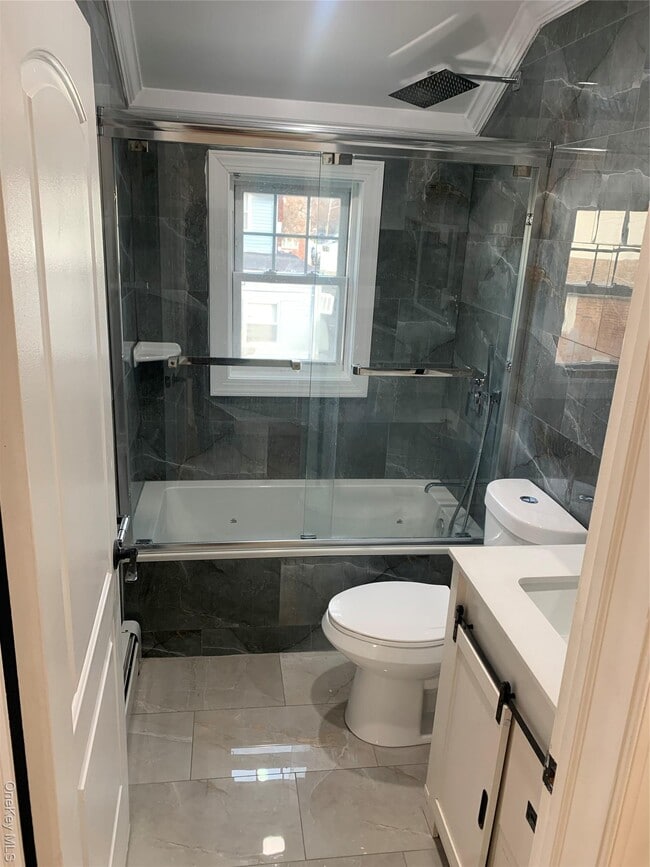 Foto del edificio - 172-19 144th Rd