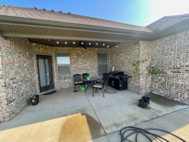 Building Photo - 1341 Little Osage Ln