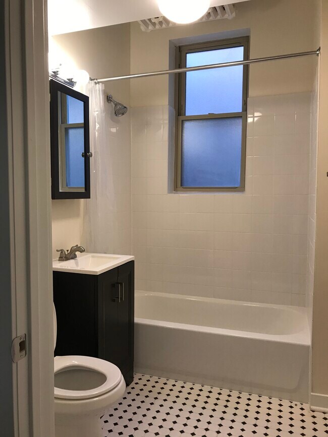 Foto del edificio - 4028 N Keystone Ave