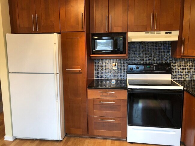 Kitchen - 3348 Burbank Dr