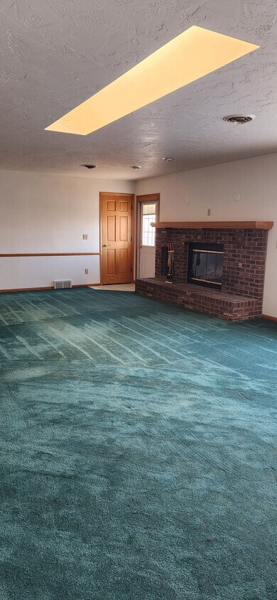 sala de estar - 4415 State St