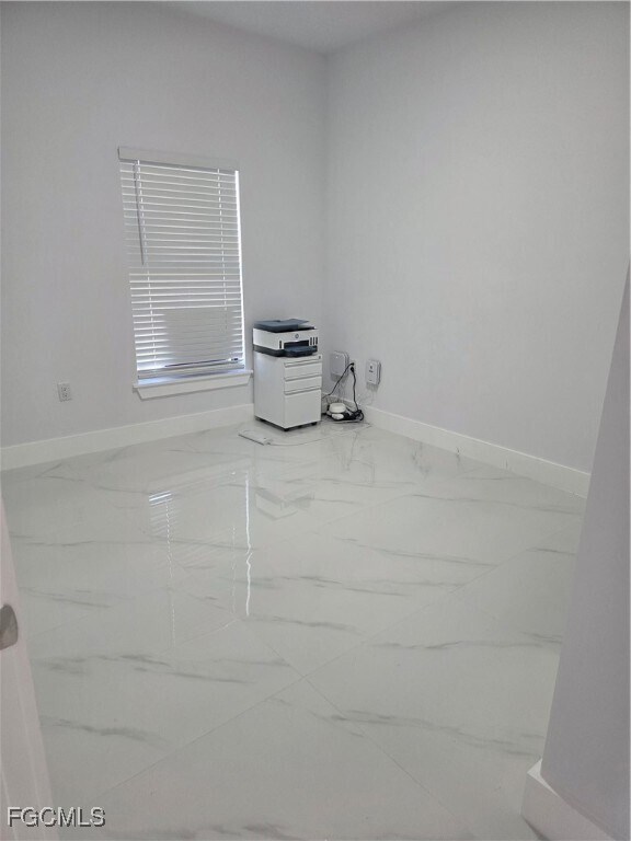 Foto del edificio - 821 Bell Blvd S