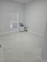 Building Photo - 821 Bell Blvd S