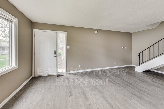 Foto del edificio - 3307 Lupine Dr