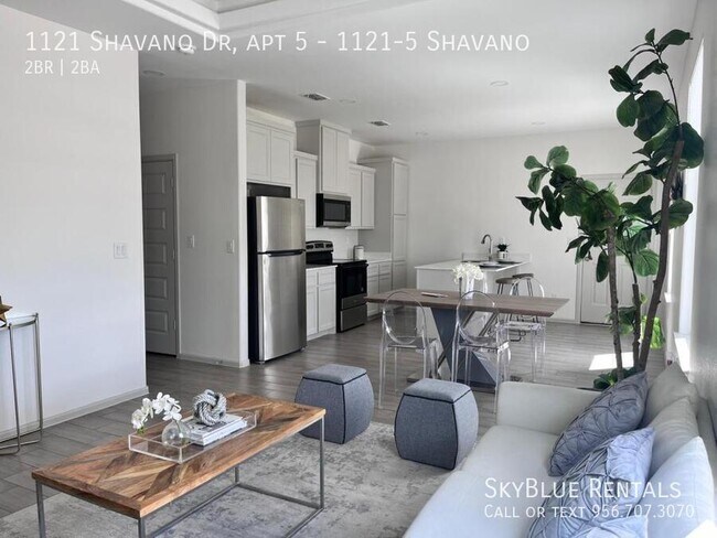 Building Photo - 1121 Shavano Dr