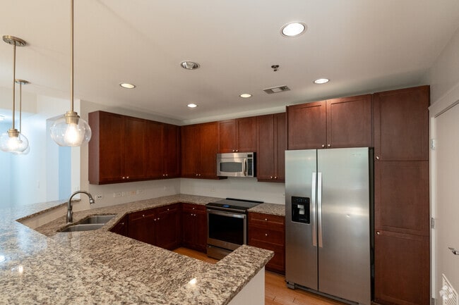Interior Photo - 618 N Boylan Ave