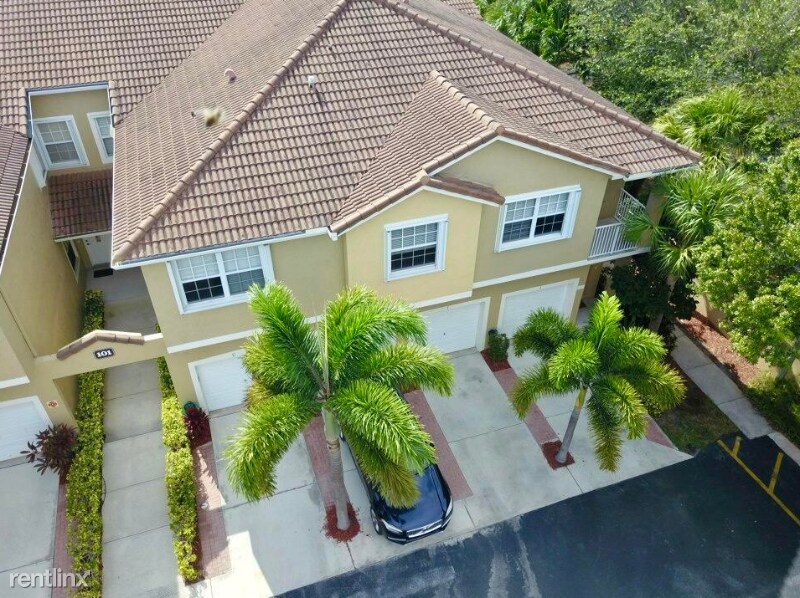 Primary Photo - 230 Village Blvd