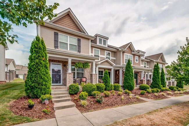 Building Photo - 1431 Riverbrook Dr