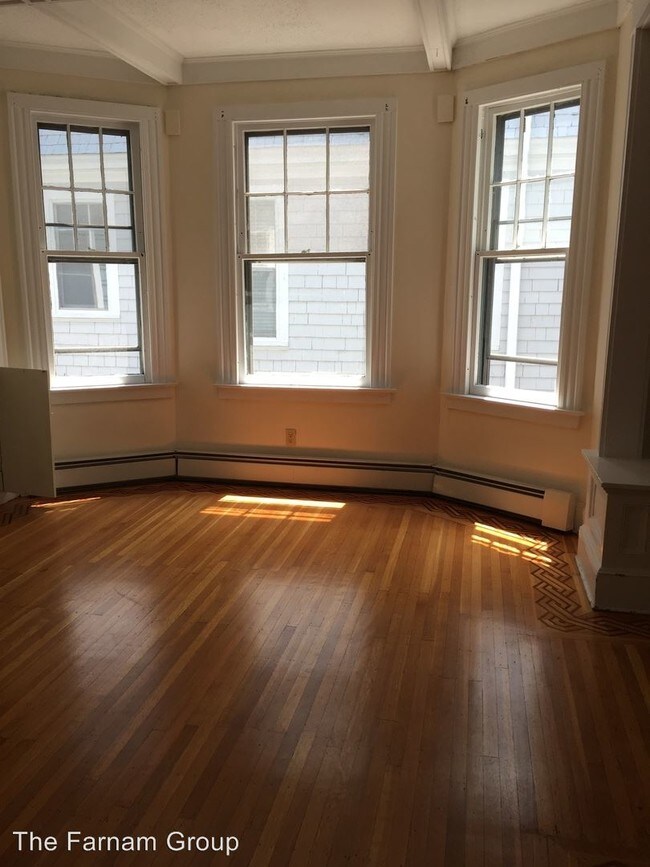 Building Photo - 863 Orange St