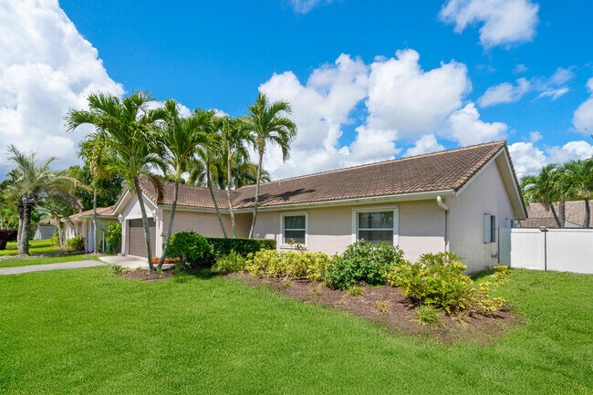 Foto del edificio - 7661 W Country Club Blvd