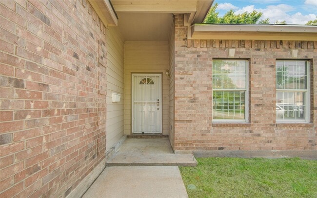 Foto del edificio - 8320 Livingston St